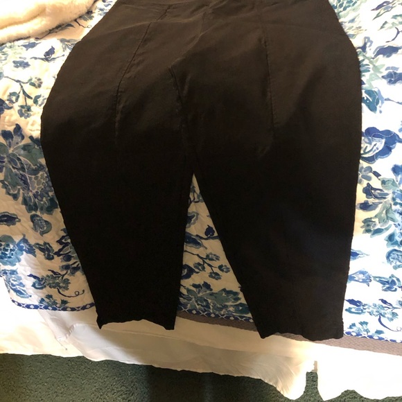 EllumiNation by Nikki h Parker Capri Pull On Slits On Each Leg EUC - Picture 6 of 7